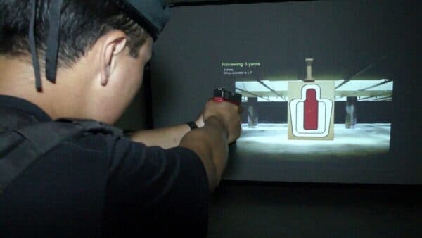 Práctica de tiro en el Polígono de Tiro Real de CENLASI